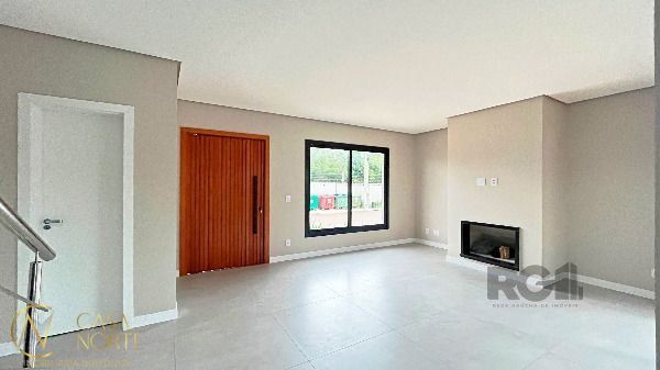 Casa de Condomínio à venda com 3 quartos, 157m², 1 suíte, 2 vagas, Rua Jean Vardaramatos no bairro Hípica em Porto Alegre