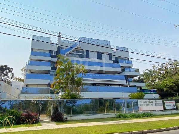 Cobertura à venda com 3 quartos, 351m², 3 suítes, 4 vagas, Avenida Guaiba no bairro Vila Assunção em Porto Alegre