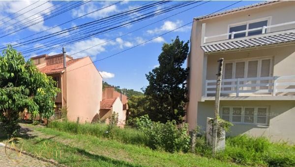 Terreno à venda  com 300m², Rua Josué Guimarães no bairro Espírito Santo em Porto Alegre