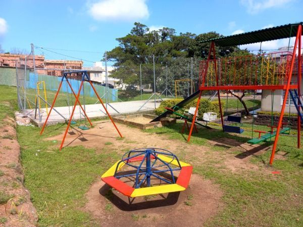 Casa de Condomínio à venda com 3 quartos, 94m², 1 suíte, 2 vagas, Estrada Jorge Pereira Nunes no bairro Campo Novo em Porto Alegre