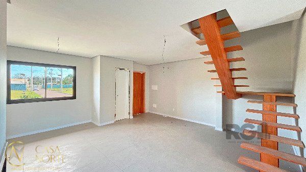 Casa à venda com 3 quartos, 120m², 1 suíte, 2 vagas, Rua Lucindo Antônio Bottin no bairro Hípica em Porto Alegre