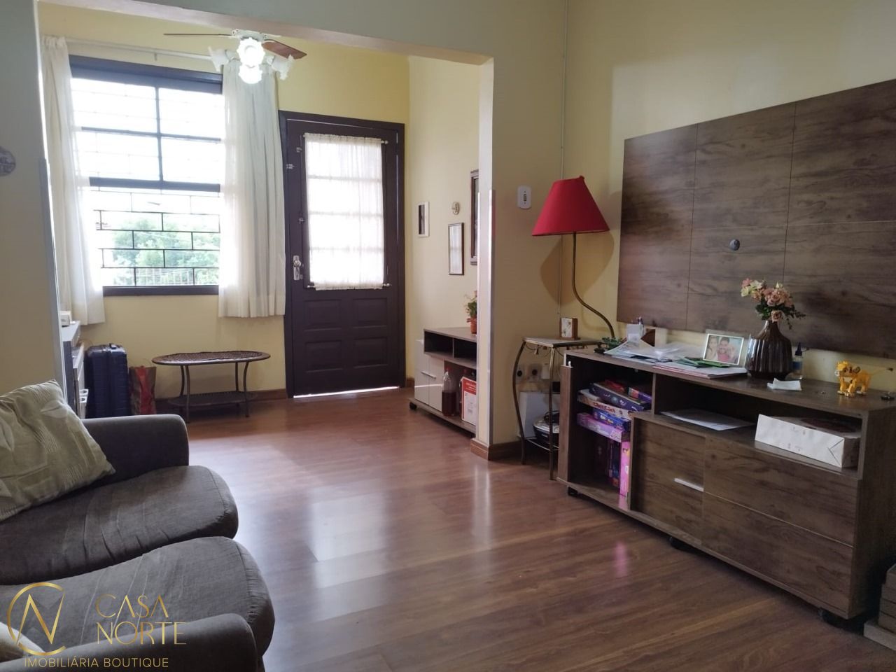 Casa à venda com 3 quartos, 200m², 2 vagas, Rua Capitão Padilha no bairro Glória em Porto Alegre