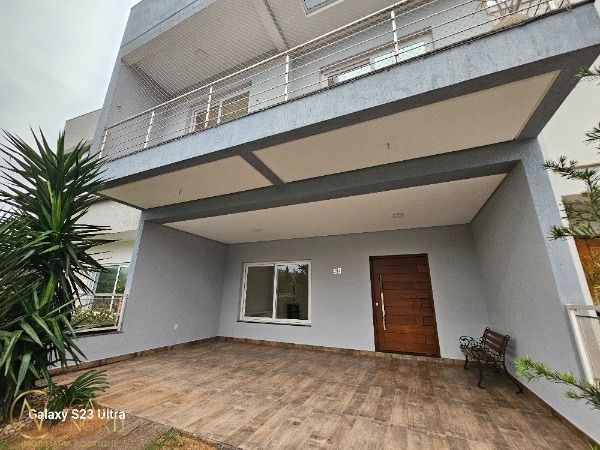 Casa de Condomínio à venda com 4 quartos, 220m², 4 suítes, 2 vagas, Rua Jean Vardaramatos no bairro Hípica em Porto Alegre