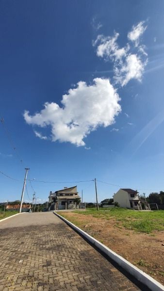 Terreno à venda  com 326m², Estrada Jorge Pereira Nunes no bairro Campo Novo em Porto Alegre