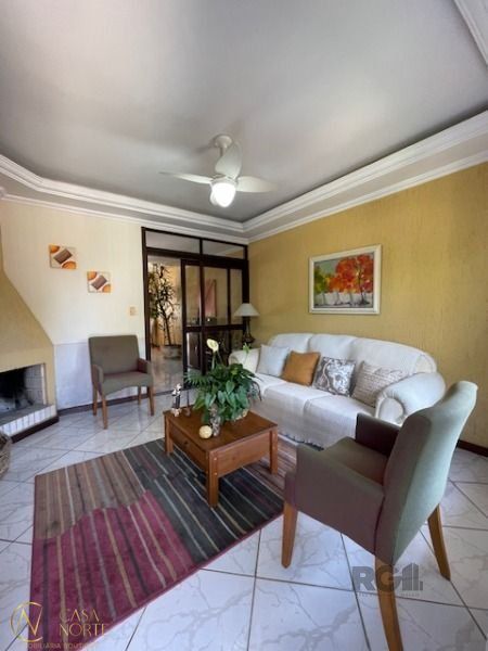 Casa à venda com 3 quartos, 131m², 3 suítes, 1 vaga, Rua Constantino Fernando Onorato Bottin no bairro Hípica em Porto Alegre