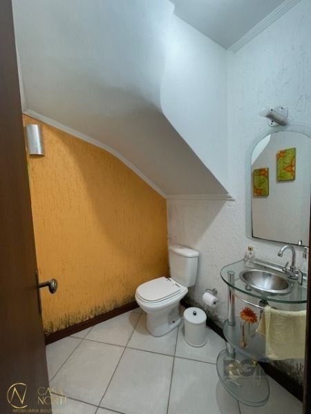 Casa à venda com 3 quartos, 131m², 3 suítes, 1 vaga, Rua Constantino Fernando Onorato Bottin no bairro Hípica em Porto Alegre