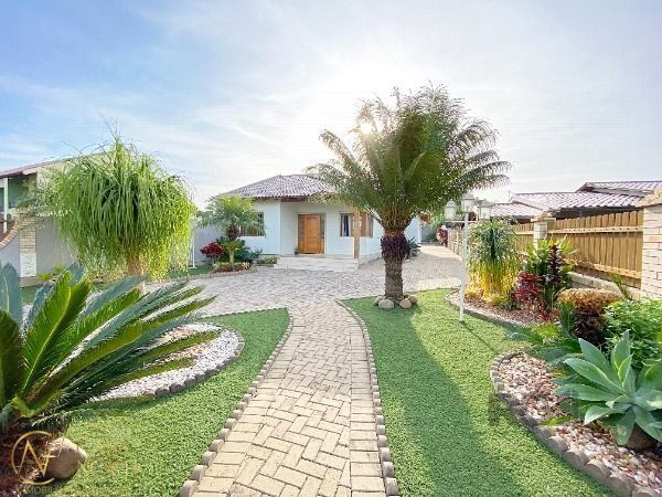 Casa à venda com 3 quartos, 200m², 1 suíte, 2 vagas, Avenida Inácio Antônio da Silva no bairro Belém Novo em Porto Alegre