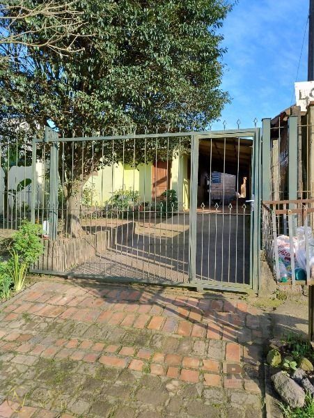 Terreno à venda  com 300m², Rua do Jesuíno no bairro Lageado em Porto Alegre
