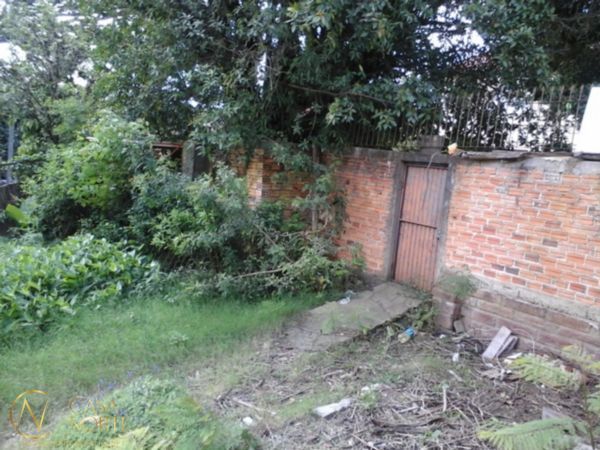 Terreno à venda  com 719m², Rua Silverio Souto no bairro Teresópolis em Porto Alegre