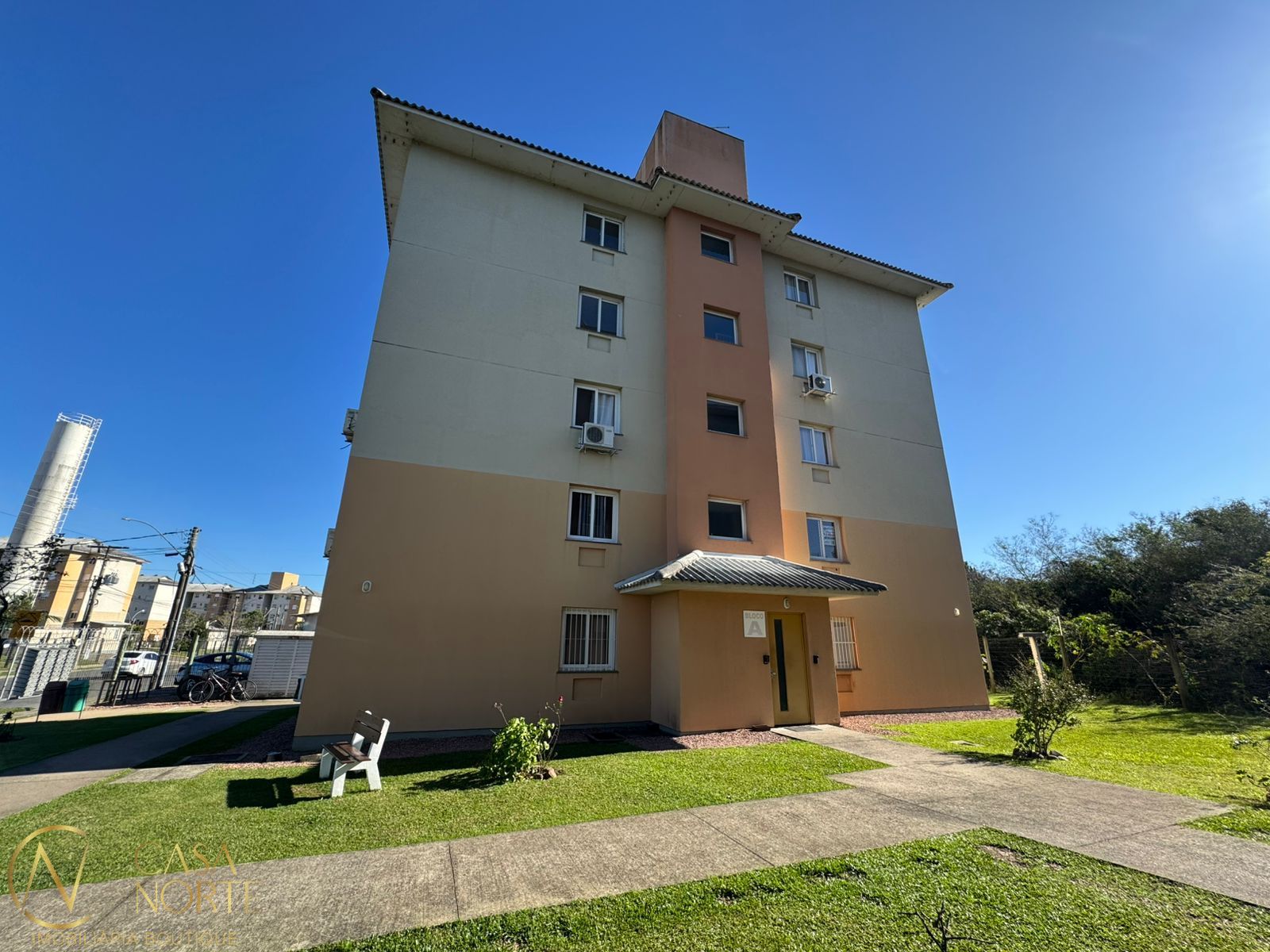 Apartamento à venda com 2 quartos, 47m², 1 vaga, Rua Napoleao Jacques da Rosa no bairro Restinga em Porto Alegre