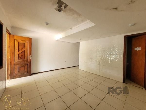 Casa à venda com 3 quartos, 123m², 1 suíte, 4 vagas, Rua José Matone no bairro Aberta dos Morros em Porto Alegre