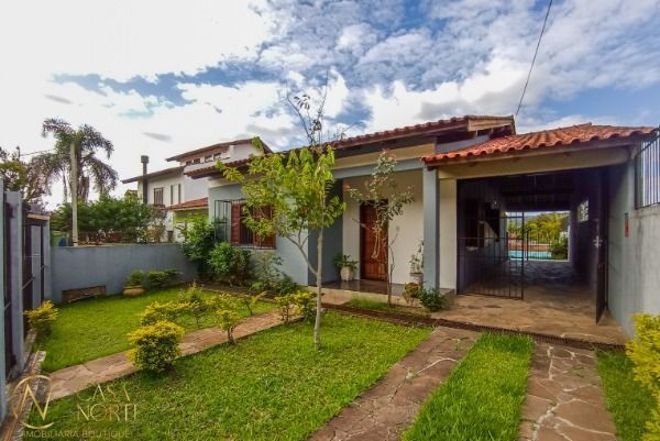 Casa à venda com 2 quartos, 140m², 1 suíte, 3 vagas, Rua Jair de Moura Calixto no bairro Ipanema em Porto Alegre