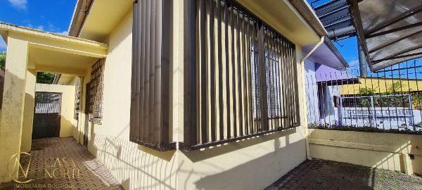 Casa à venda com 3 quartos, 110m², 2 vagas, Avenida Tramandai no bairro Ipanema em Porto Alegre