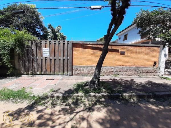 Terreno à venda  com 640m², Rua João Ribeiro de Barros no bairro Espírito Santo em Porto Alegre