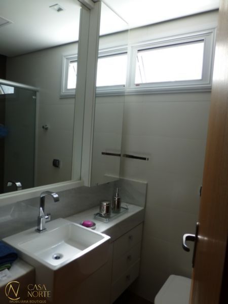 Apartamento à venda com 2 quartos, 98m², Rua Doutor Oscar Bittencourt no bairro Menino Deus em Porto Alegre