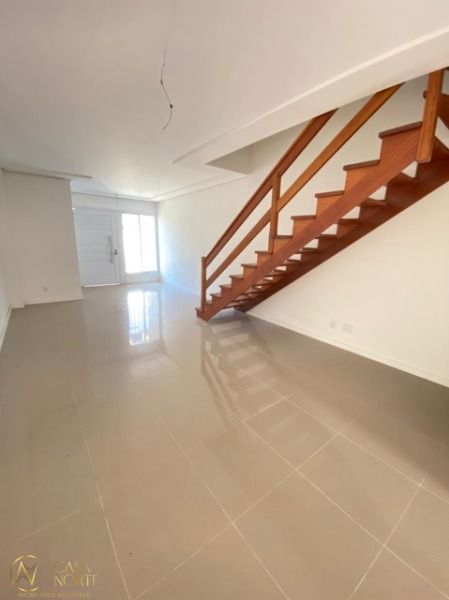 Casa à venda com 3 quartos, 125m², 1 suíte, 1 vaga, Rua Doutor Claudio Walter Ferreira da Silva no bairro Guarujá em Porto Alegre