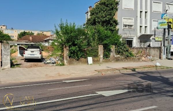 Terreno à venda  com 656m², Avenida Doutor Carlos Barbosa no bairro Medianeira em Porto Alegre