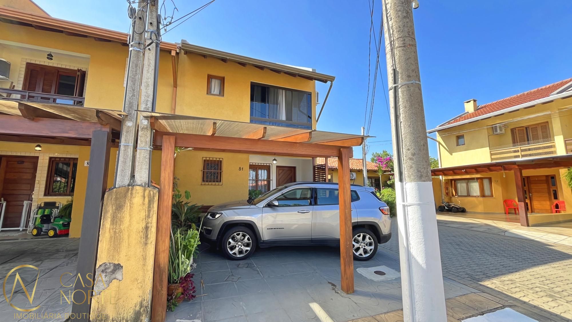 Casa de Condomínio à venda com 3 quartos, 90m², 1 suíte, 1 vaga, Avenida Edgar Pires de Castro no bairro Aberta dos Morros em Porto Alegre