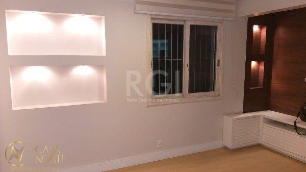 Casa de Condomínio à venda com 4 quartos, 138m², 1 vaga, Rua Upamaroti no bairro Cristal em Porto Alegre