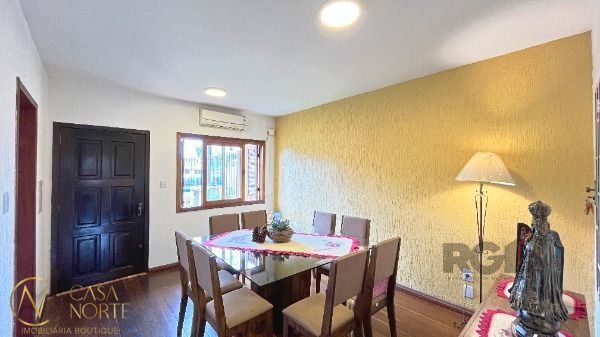 Casa à venda com 3 quartos, 207m², Rua Doutor Hermes Pacheco no bairro Aberta dos Morros em Porto Alegre