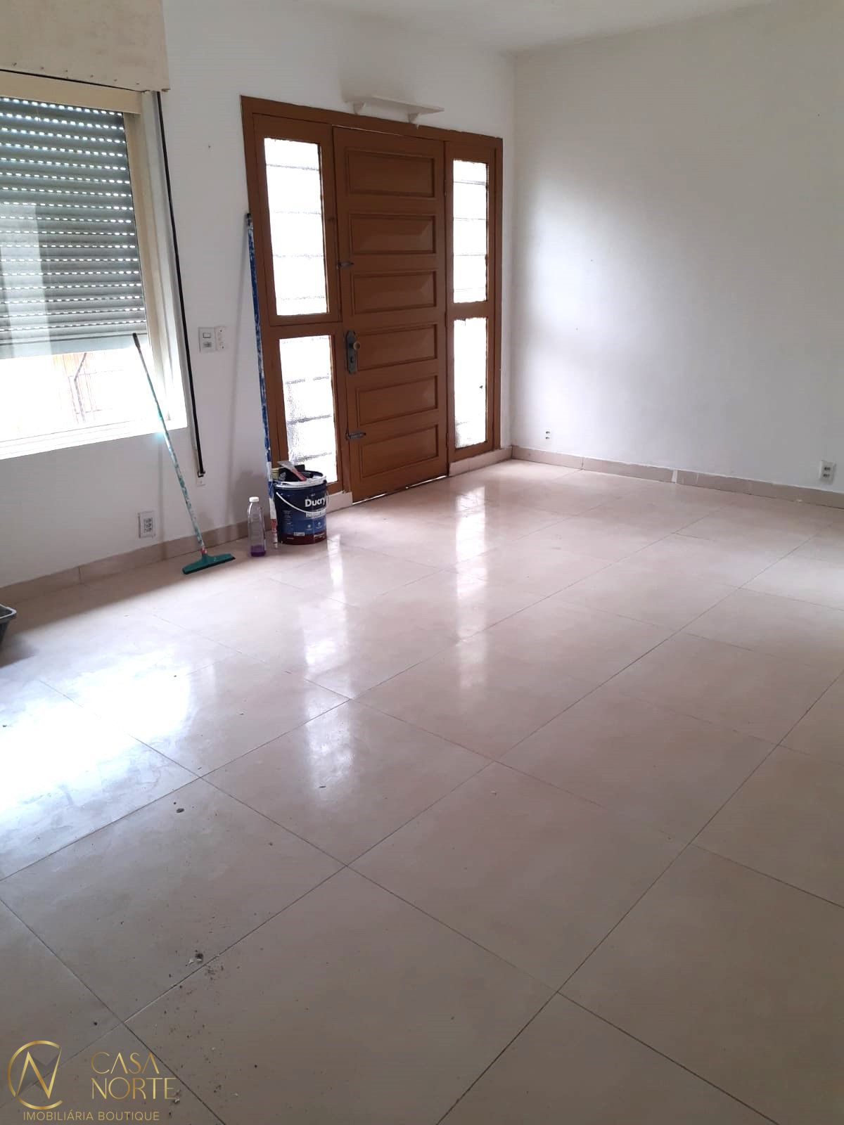 Casa à venda com 3 quartos, 200m², 2 vagas, Rua Barão do Guaíba no bairro Menino Deus em Porto Alegre