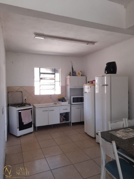 Casa à venda com 2 quartos, 77m², 1 vaga, Rua Associação Atlética Trienon no bairro Belém Novo em Porto Alegre