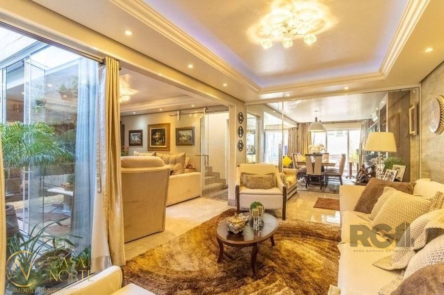 Casa à venda com 3 quartos, 280m², 1 suíte, 2 vagas, Rua Alfredo Miranda Obino no bairro Jardim Itu em Porto Alegre