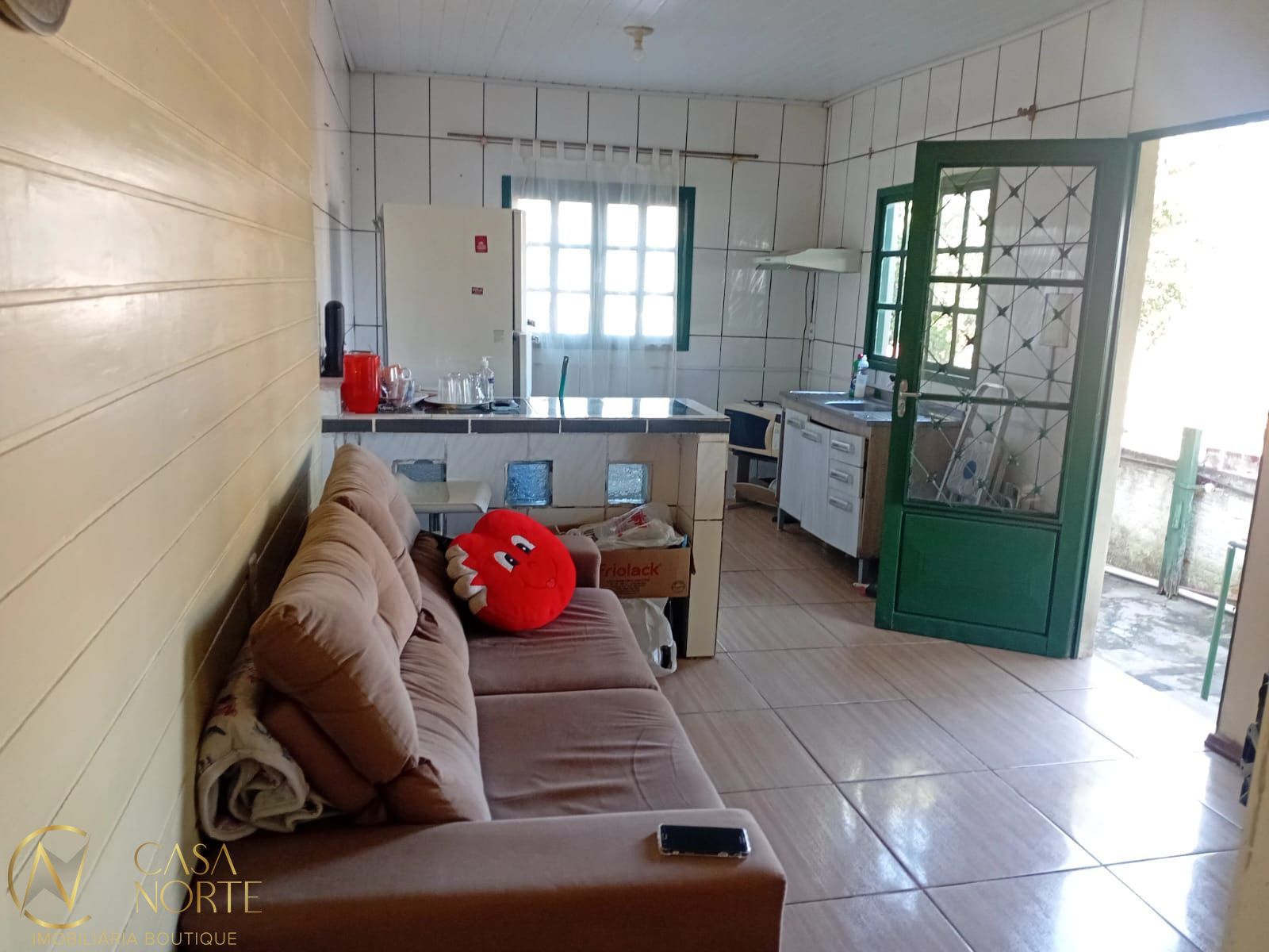 Casa à venda com 3 quartos, 310m², 4 vagas, Rua Humberto de Campos no bairro Partenon em Porto Alegre