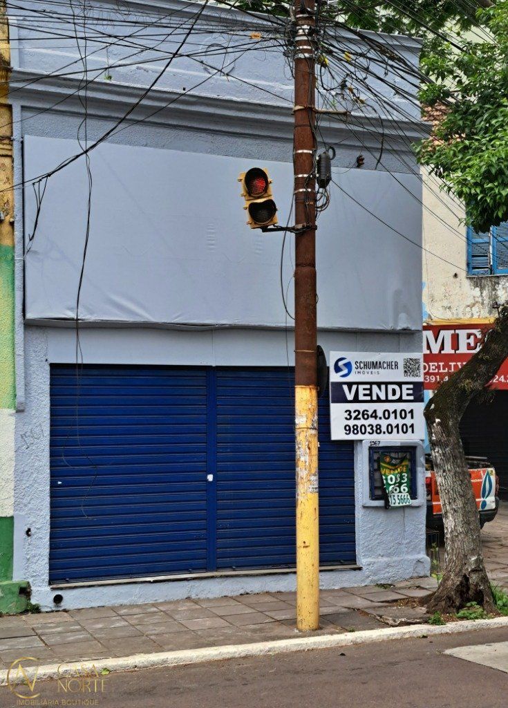 Loja à venda , 102m², Avenida Cristóvão Colombo no bairro Floresta em Porto Alegre