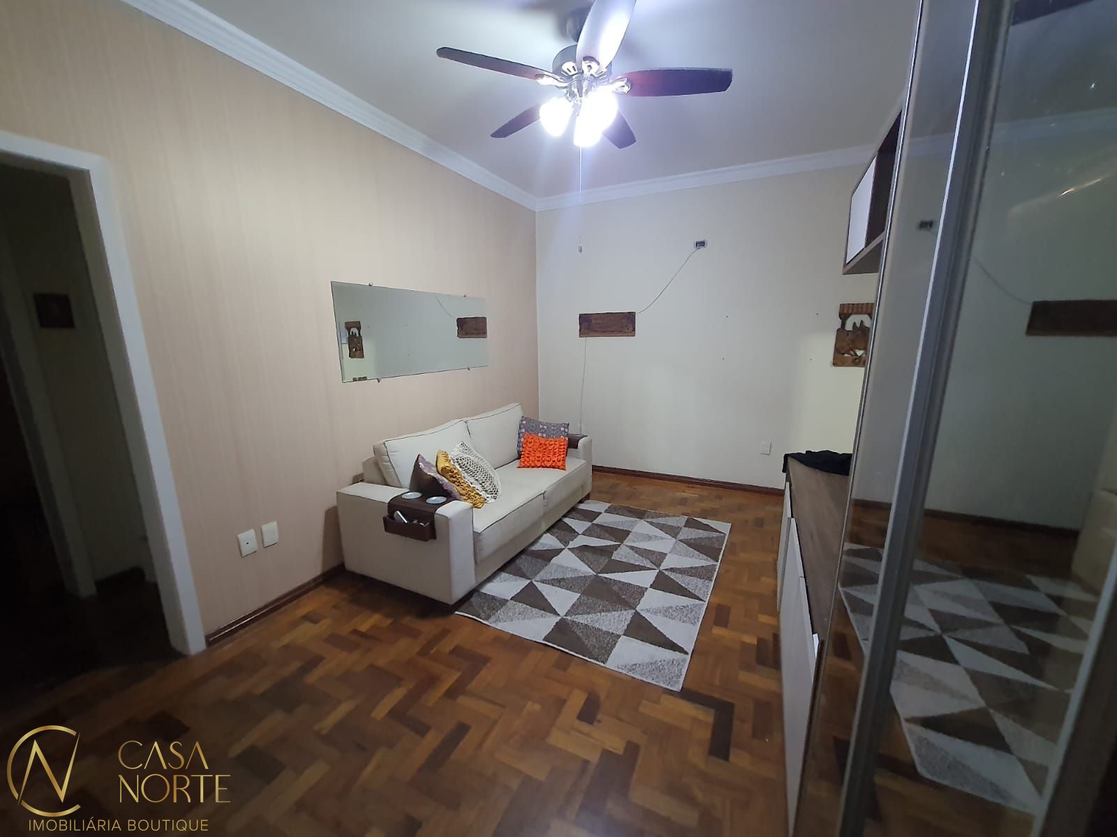 Apartamento à venda com 2 quartos, 77m², 2 vagas, Rua Félix da Cunha no bairro Floresta em Porto Alegre
