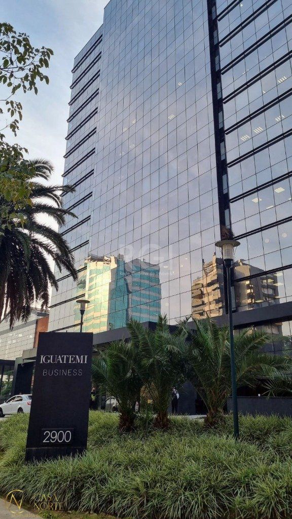 Terreno à venda  com 445m², Rua Ariovaldo Pinheiro no bairro Passo da Areia em Porto Alegre