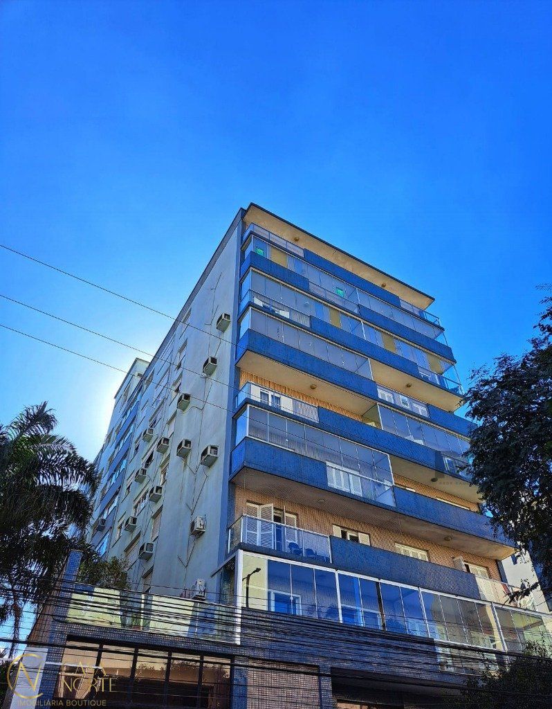 Cobertura à venda com 3 quartos, 308m², 1 suíte, 1 vaga, Avenida Cristovao Colombo no bairro Floresta em Porto Alegre