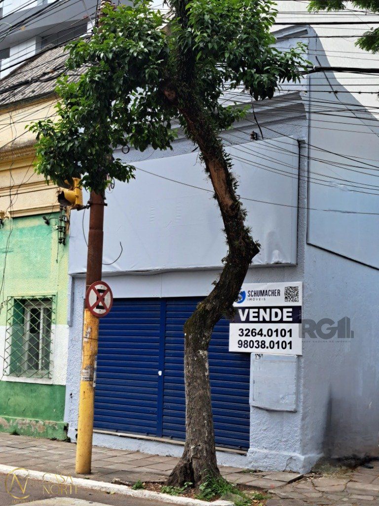 Loja à venda , 102m², Avenida Cristóvão Colombo no bairro Floresta em Porto Alegre