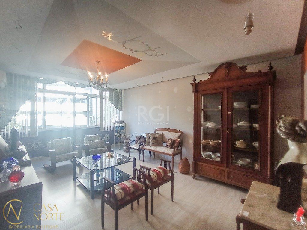 Apartamento à venda com 2 quartos, 125m², Avenida Borges de Medeiros no bairro Centro Histórico em Porto Alegre