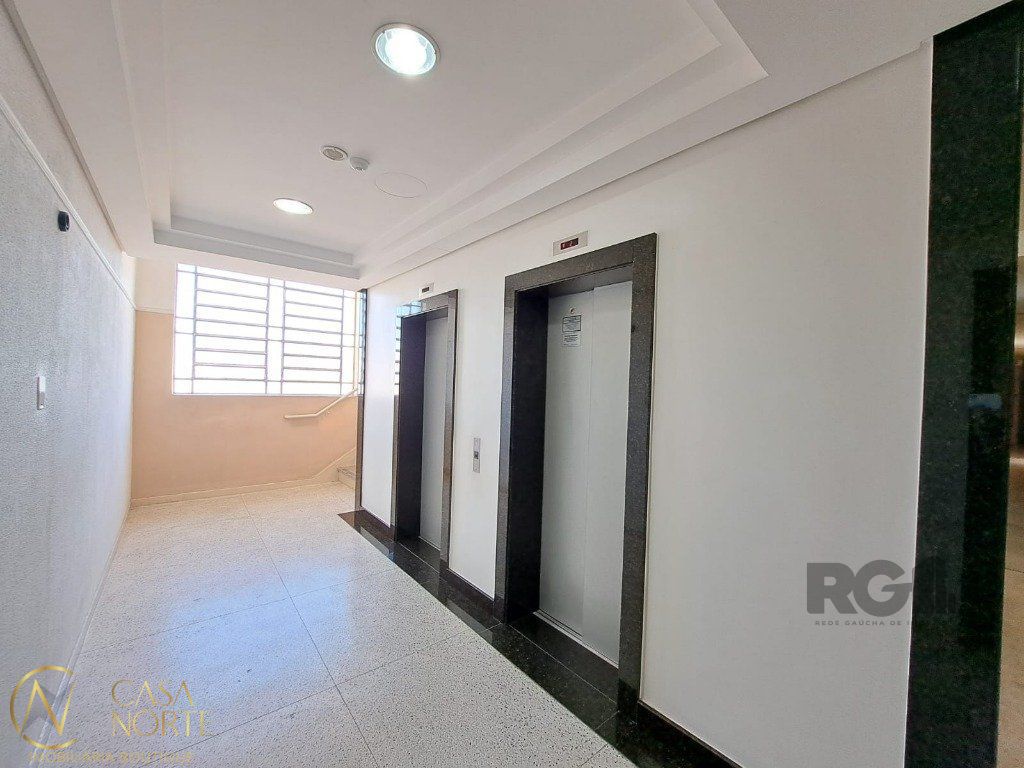 Cobertura à venda com 3 quartos, 308m², 1 suíte, 1 vaga, Avenida Cristovao Colombo no bairro Floresta em Porto Alegre