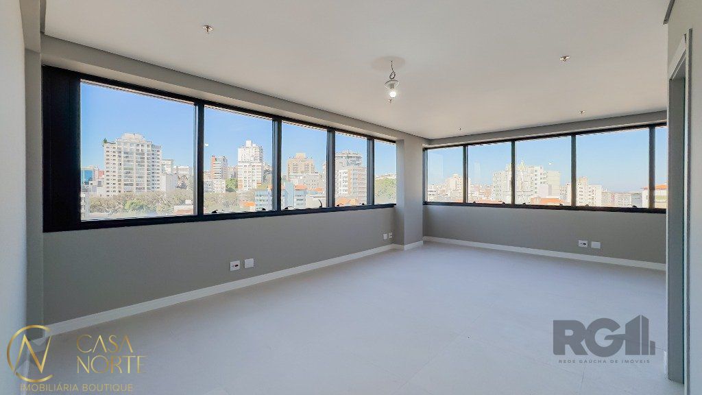 Sala Comercial à venda , 42m², Avenida Cristóvão Colombo no bairro Floresta em Porto Alegre