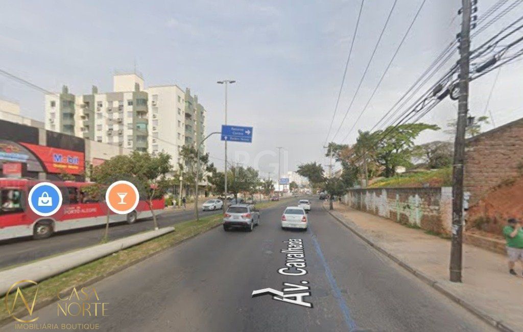 Terreno à venda  com 300m², Avenida da Cavalhada no bairro Cavalhada em Porto Alegre