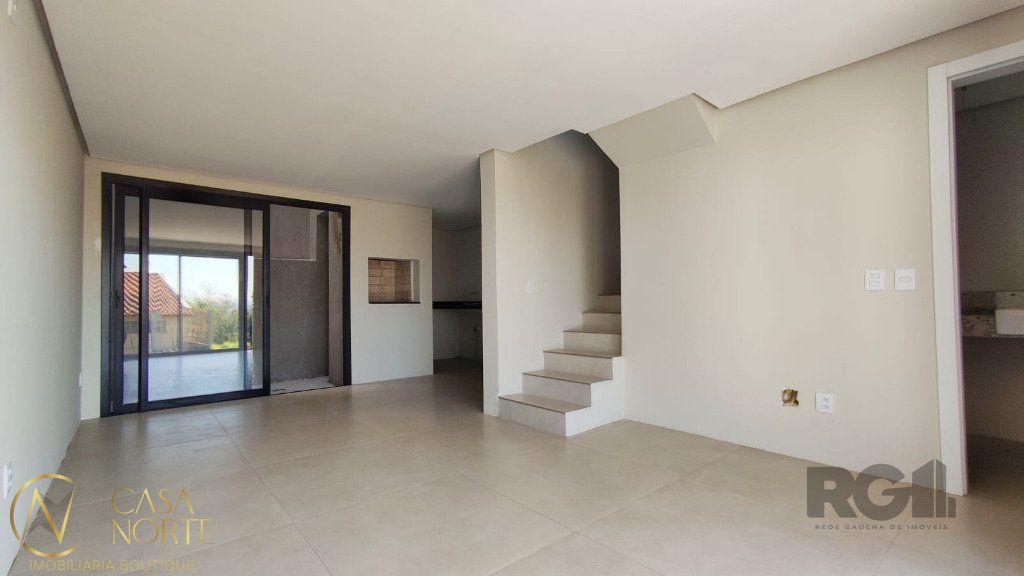 Sobrado à venda com 2 quartos, 76m², 2 suítes, 1 vaga, Rua Ana Abruzzi no bairro Mário Quintana em Porto Alegre