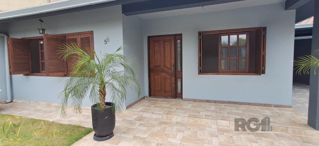 Casa à venda com 4 quartos, 292m², 1 suíte, 6 vagas, Rua Zeev Jabotinski no bairro Jardim Itu em Porto Alegre
