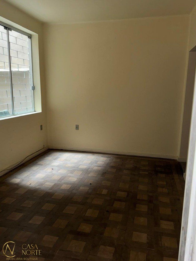 Apartamento à venda com 1 quarto, 35m², Rua Eça de Queiroz no bairro Petrópolis em Porto Alegre