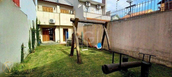 Casa à venda com 3 quartos, 108m², 1 suíte, 2 vagas, Rua Jayme Saul de Borba no bairro Espírito Santo em Porto Alegre