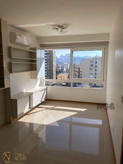 Apartamento à venda com 2 quartos, 65m², 1 suíte, 1 vaga, Rua General Lima e Silva no bairro Cidade Baixa em Porto Alegre