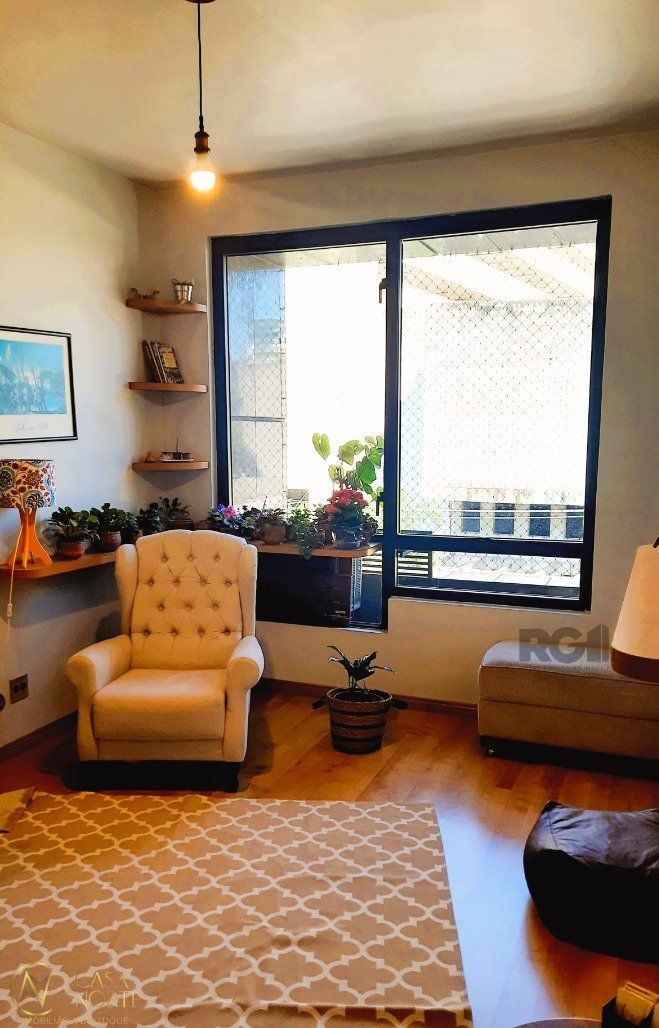 Sala Comercial à venda , 29m², 1 vaga, Avenida Cristóvão Colombo no bairro Floresta em Porto Alegre