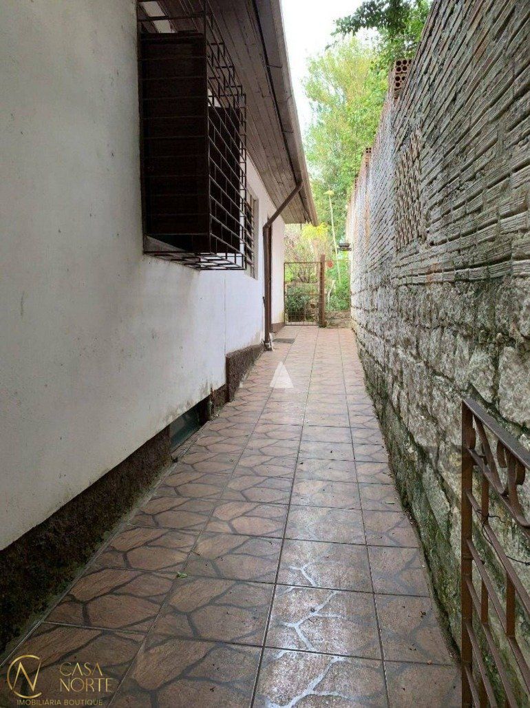Geminado à venda com 3 quartos, 12m², 2 vagas, Avenida Belem Velho no bairro Vila Nova em Porto Alegre