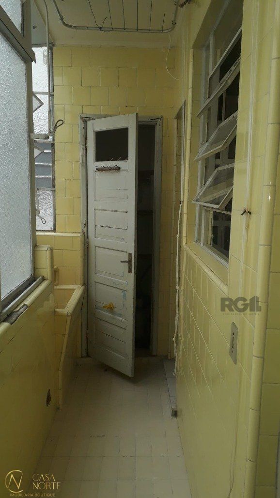 Apartamento à venda com 2 quartos, 75m², Rua Laurindo no bairro Santana em Porto Alegre
