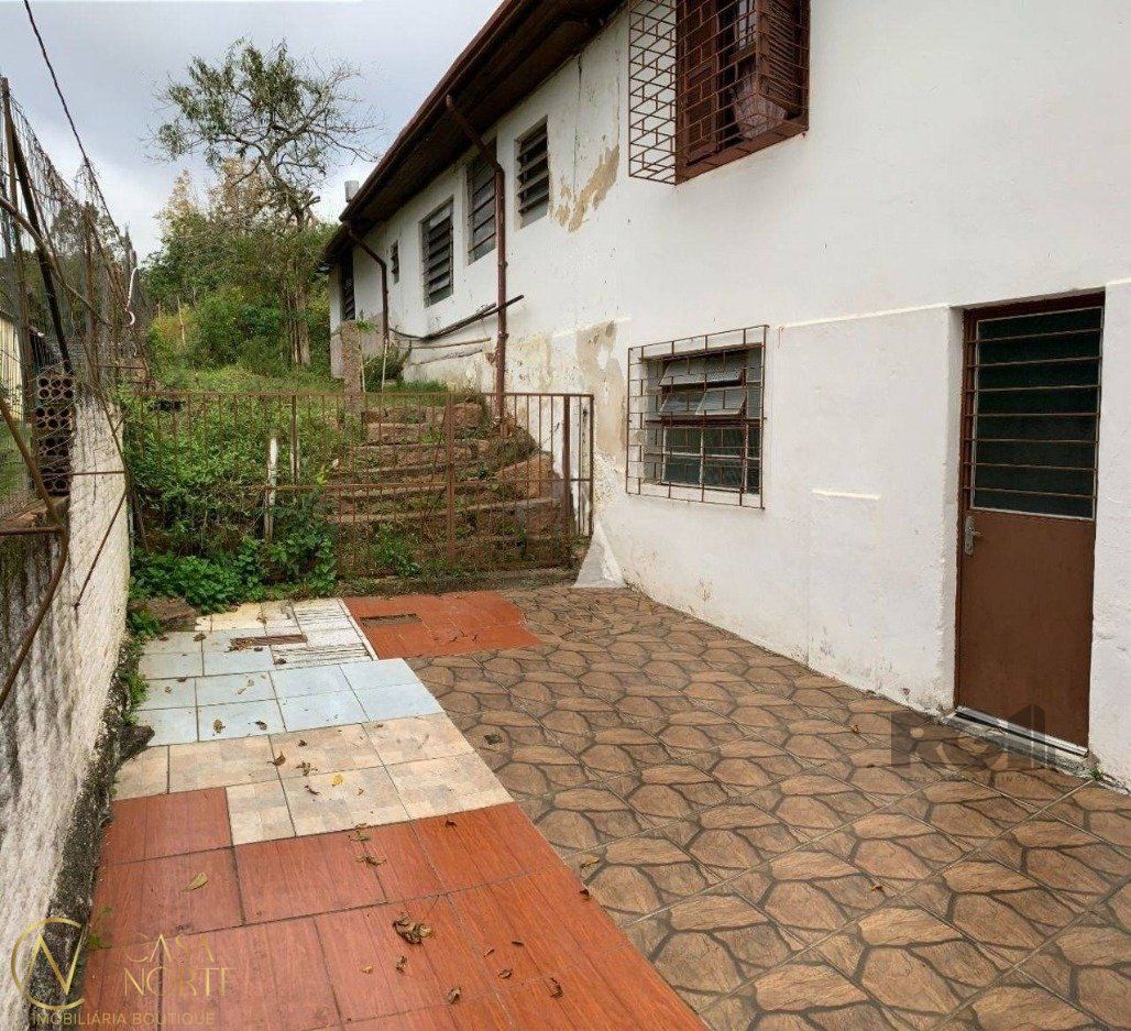 Geminado à venda com 3 quartos, 12m², 2 vagas, Avenida Belem Velho no bairro Vila Nova em Porto Alegre