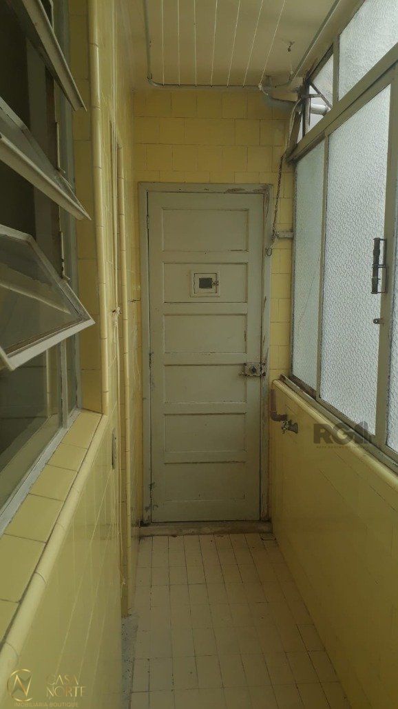 Apartamento à venda com 2 quartos, 75m², Rua Laurindo no bairro Santana em Porto Alegre