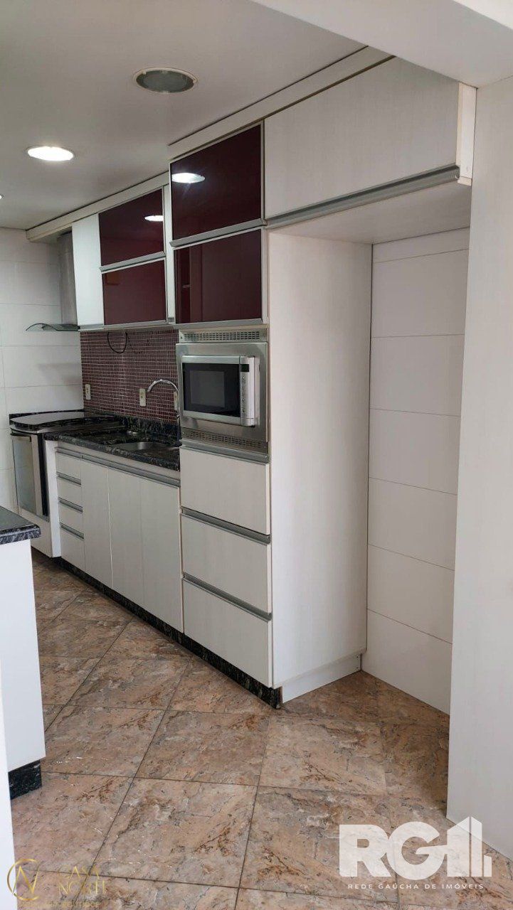 Cobertura à venda com 4 quartos, 228m², 1 suíte, 4 vagas, Rua Dona Adda Mascarenhas de Moraes no bairro Jardim Itu em Porto Alegre
