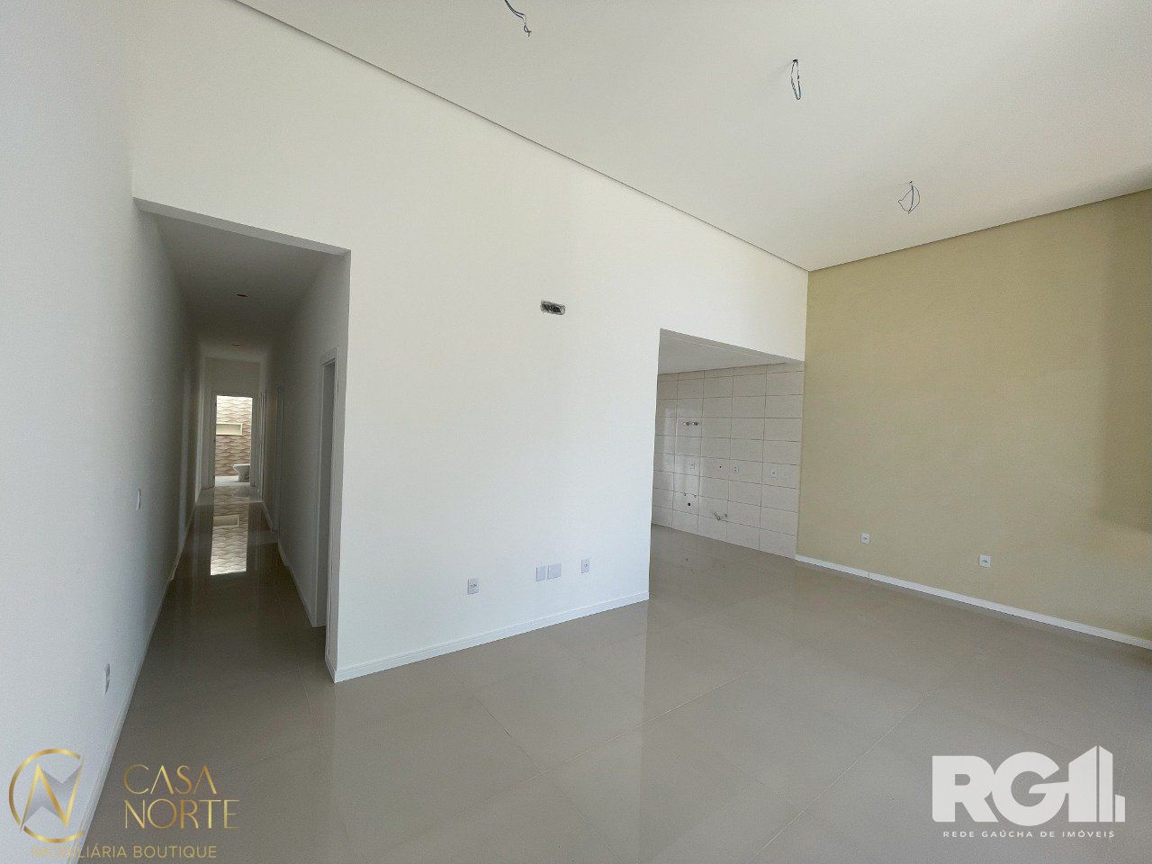 Casa de Condomínio à venda com 3 quartos, 154m², 1 suíte, 2 vagas, Rua Jorge Babot Miranda no bairro Aberta dos Morros em Porto Alegre