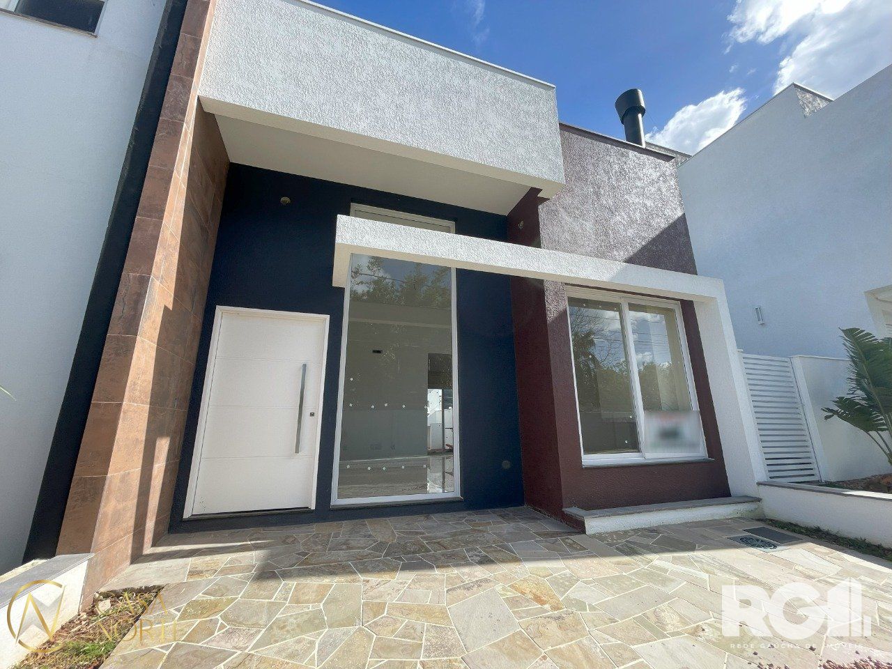 Casa de Condomínio à venda com 3 quartos, 154m², 1 suíte, 2 vagas, Rua Jorge Babot Miranda no bairro Aberta dos Morros em Porto Alegre